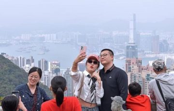 bayramda-hongkong-ziyaretciyeri